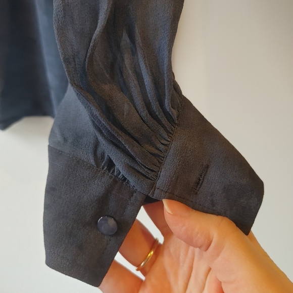 Vince Silk Marbled Blouse Size Small - Picture 9 of 10